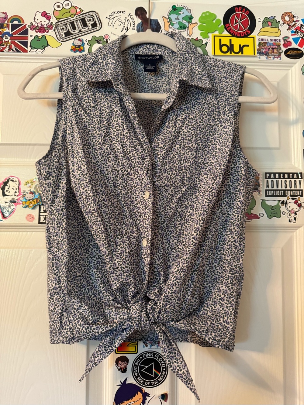 Vintage Ann Taylor Navy and White Sleeveless Tie-Front Blouse